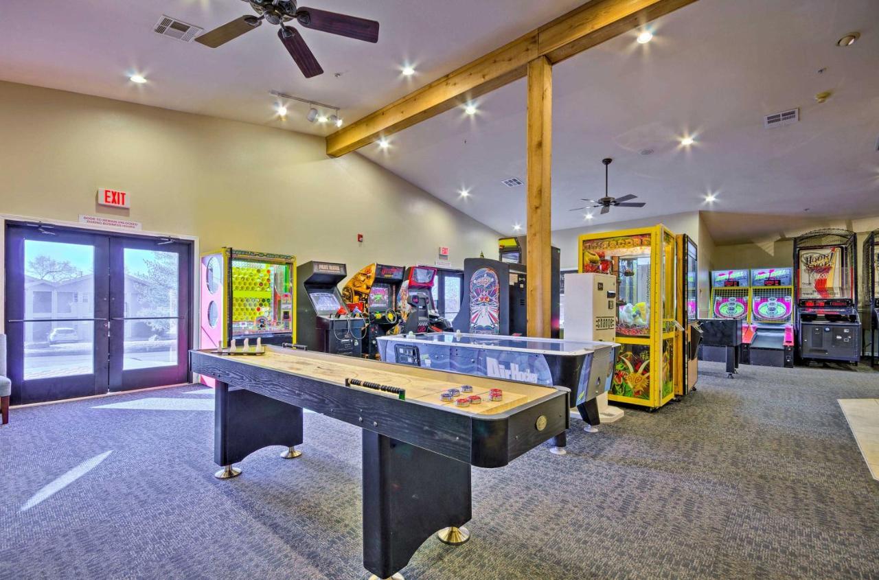 Vibrant Holiday Hills Resort Condo With Balcony Branson Eksteriør bilde